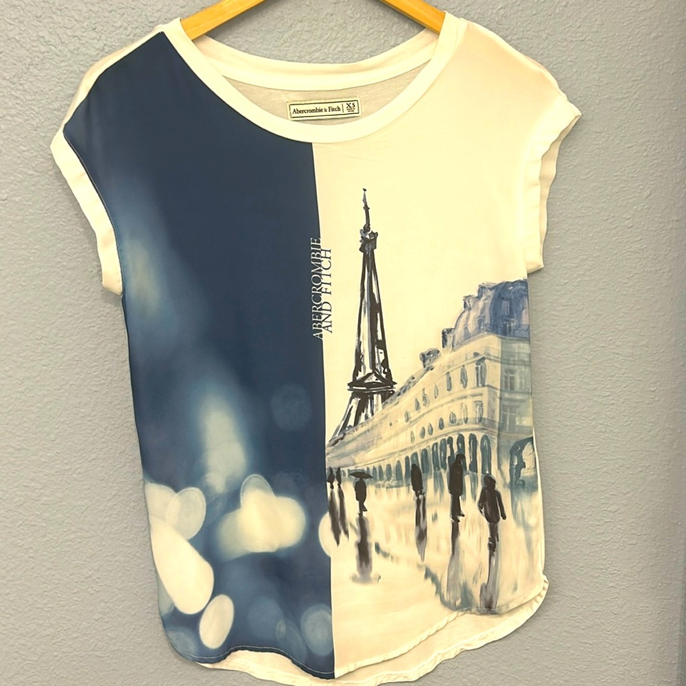 Silky Abercrombie & Fitch cap-sleeve blouse with Paris design